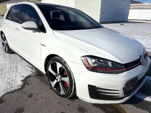 2017 Volkswagen Golf GTI 2.0T SE 4-Door