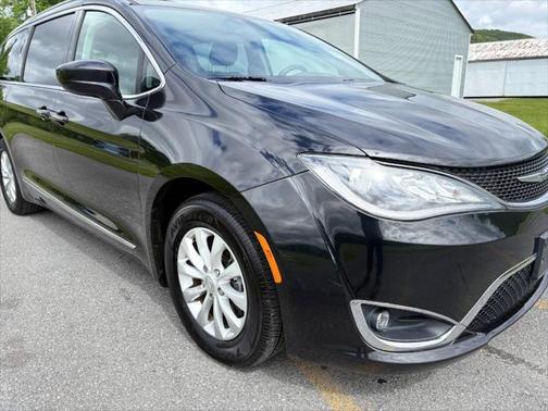 2018 Chrysler Pacifica Touring-L