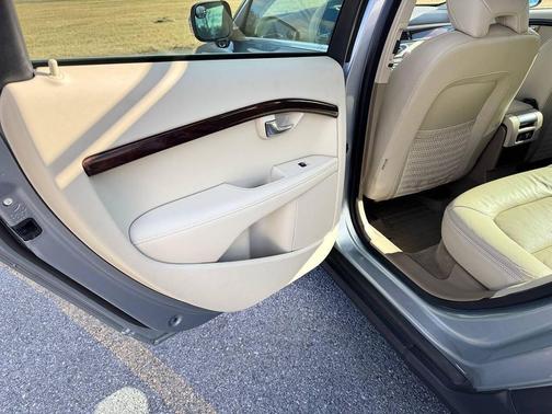 2012 Volvo XC70 T6 Premier Plus