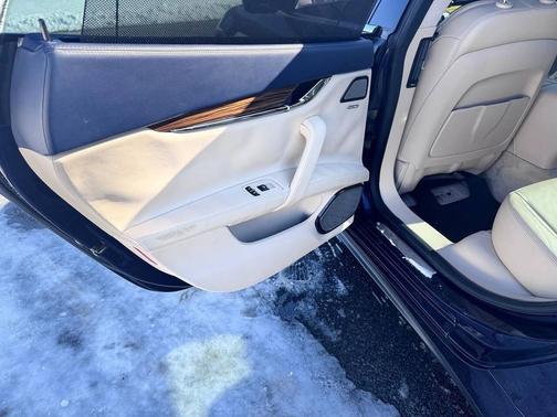 2014 Maserati Quattroporte GTS