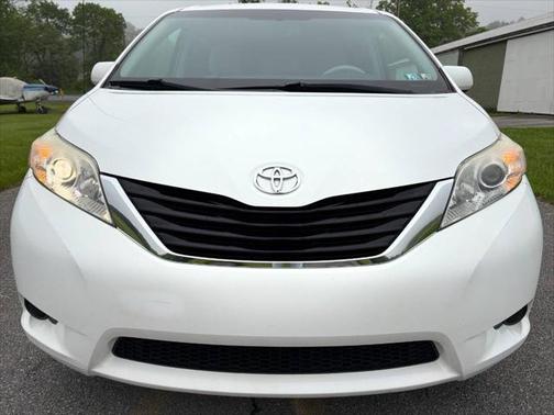 2012 Toyota Sienna LE