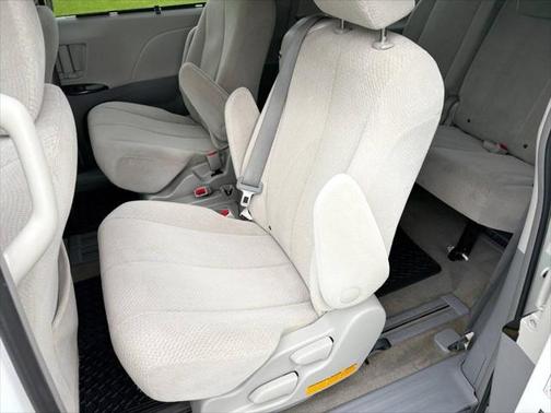 2012 Toyota Sienna LE