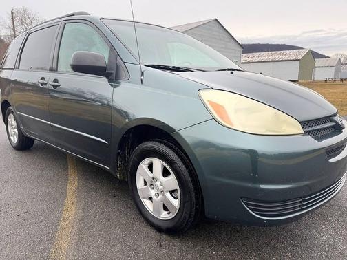 2004 Toyota Sienna LE