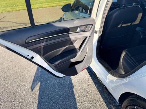 2018 Volkswagen Golf R 2.0T DSG