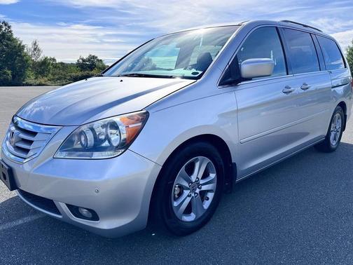 Alabaster Silver Metallic 2010 Honda Odyssey Touring