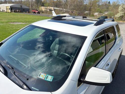 Summit White 2017 GMC Acadia SLT-1