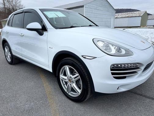 2014 Porsche Cayenne Platinum Edition