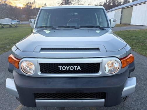 2014 Toyota FJ Cruiser Base