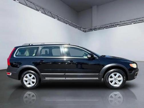 Black Stone 2011 Volvo XC70 3.2