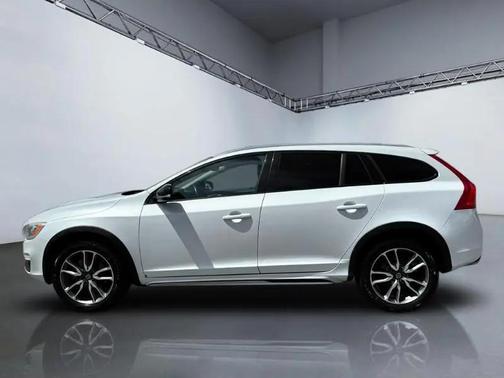 White 2017 Volvo V60 Cross Country T5