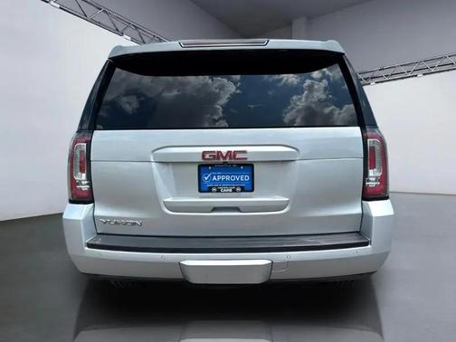 Quicksilver Metallic 2019 GMC Yukon SLT