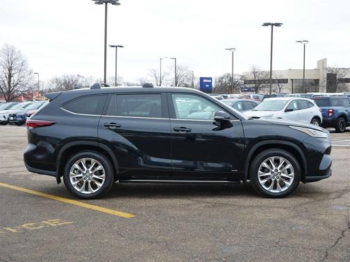 2024 Toyota Highlander Hybrid Limited