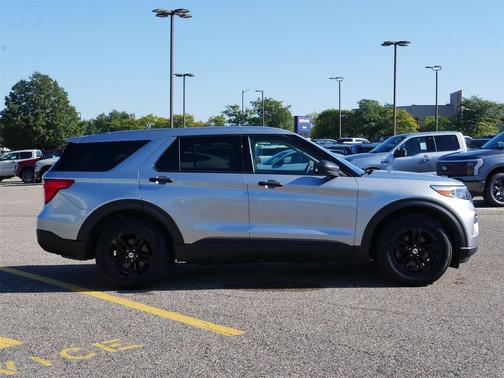 2022 Ford Explorer Base