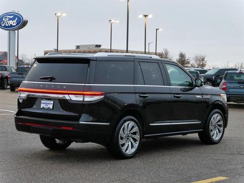 2024 Lincoln Navigator Premiere