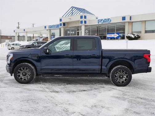 2022 Ford F-150 Lightning Platinum