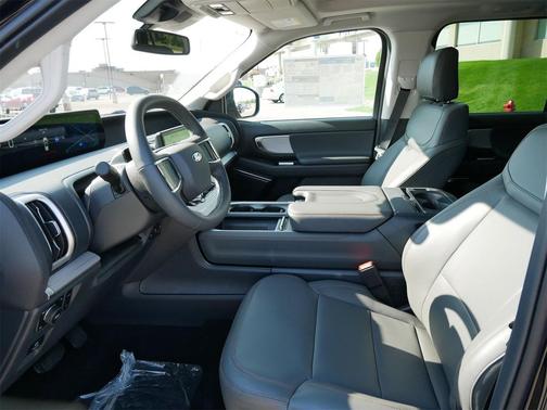 2025 Ford Expedition Max Active 4x4