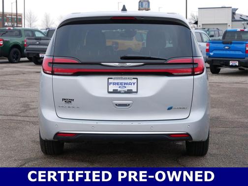 2023 Chrysler Pacifica Hybrid Limited