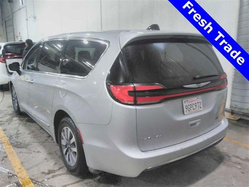 2023 Chrysler Pacifica Hybrid Limited