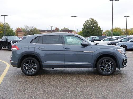 2021 Volkswagen Atlas Cross Sport 3.6L V6 SE w/Technology R-Line