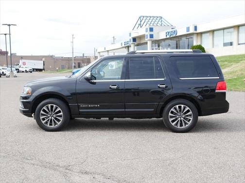 2015 Lincoln Navigator Base