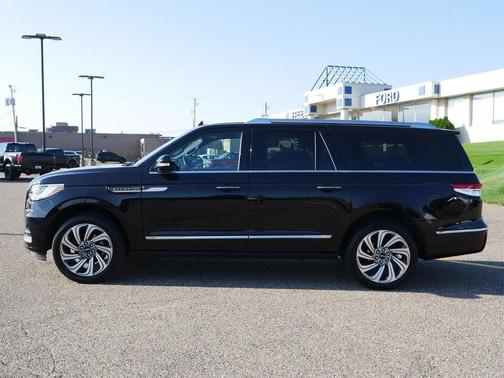 2024 Lincoln Navigator Premiere