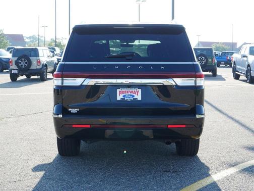 2024 Lincoln Navigator Premiere