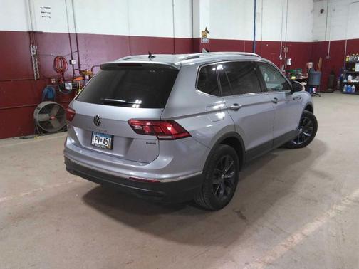 Pyrite Silver Metallic 2024 Volkswagen Tiguan 2.0T SE 4MOTION