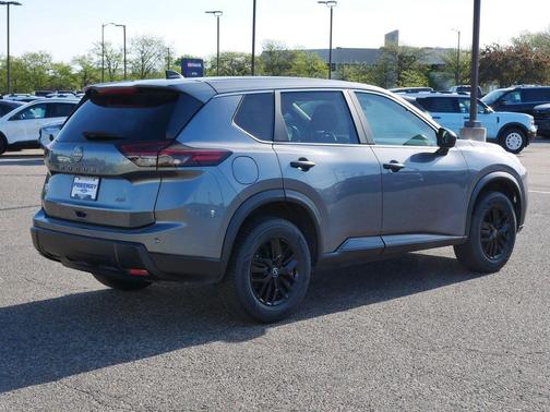 Gun Metallic 2024 Nissan Rogue S