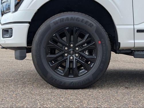 Star White Metallic Tri-Coat 2026 Ford F-150 Lariat