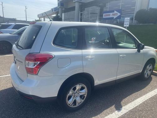 Satin White Pearl 2014 Subaru Forester 2.5i