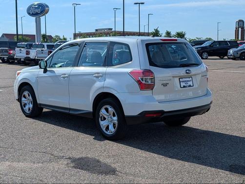Satin White Pearl 2014 Subaru Forester 2.5i