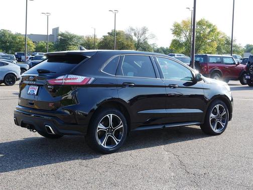 2022 Ford Edge ST