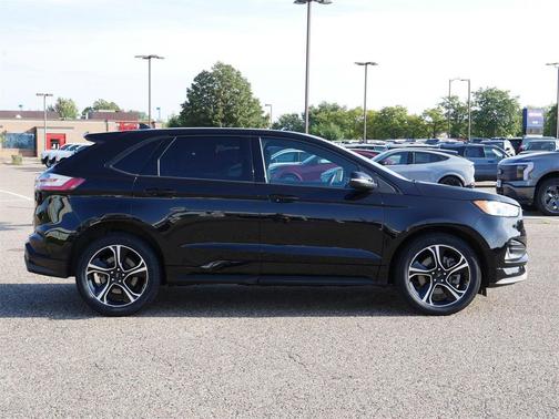 2022 Ford Edge ST