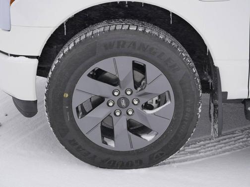 2025 Ford F-150 Lightning LARIAT