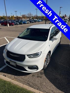 2022 Chrysler Pacifica Hybrid Touring L