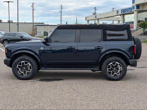 Antimatter Blue Metallic 2021 Ford Bronco Outer Banks