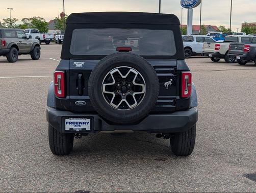 Antimatter Blue Metallic 2021 Ford Bronco Outer Banks