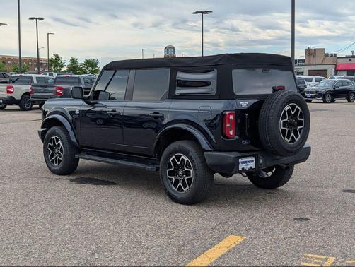 Antimatter Blue Metallic 2021 Ford Bronco Outer Banks