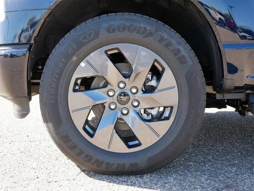 2025 Ford F-150 Lightning LARIAT