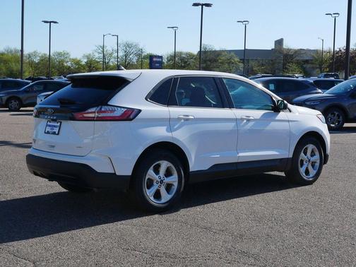 Oxford White 2022 Ford Edge SE
