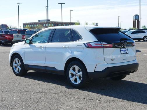 Oxford White 2022 Ford Edge SE
