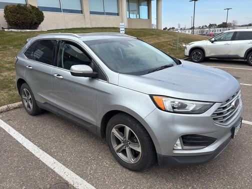 Iconic Silver Metallic 2020 Ford Edge SEL