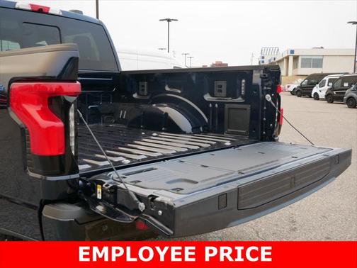 2025 Ford F-150 Lightning LARIAT