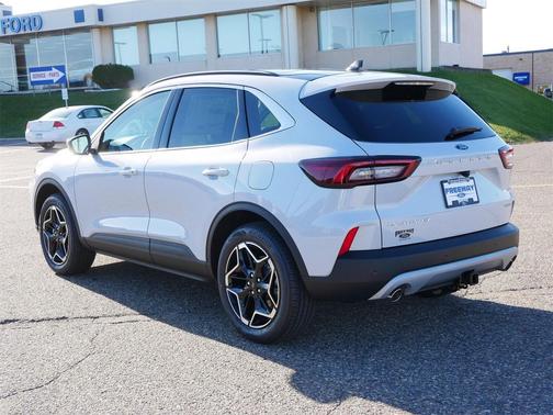 2026 Ford Escape Platinum