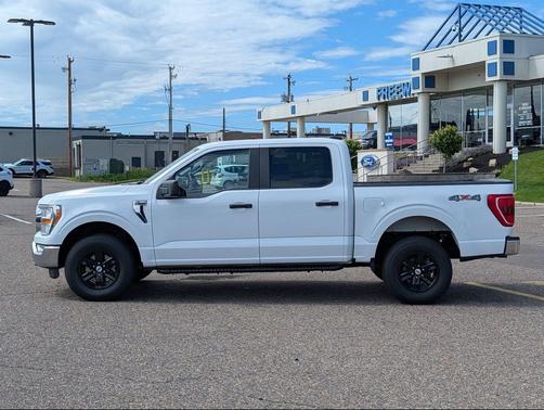 Oxford White 2022 Ford F-150 XLT