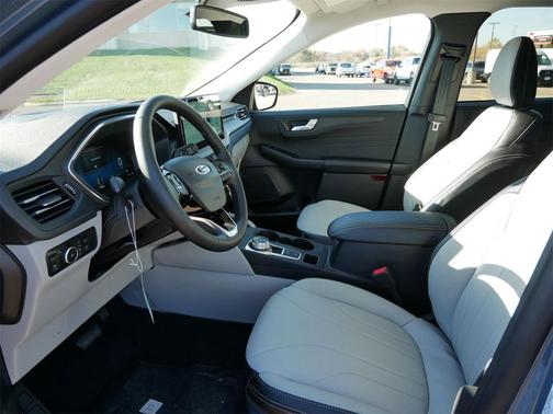 2026 Ford Escape Platinum