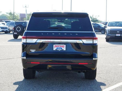 2024 Lincoln Navigator Premiere