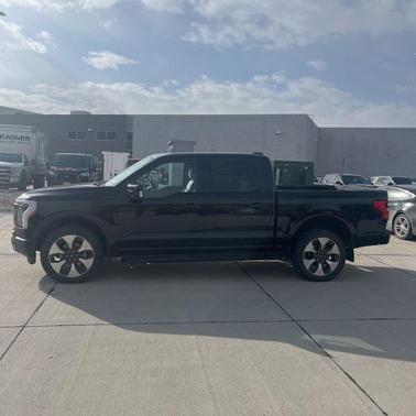 2022 Ford F-150 Lightning Platinum