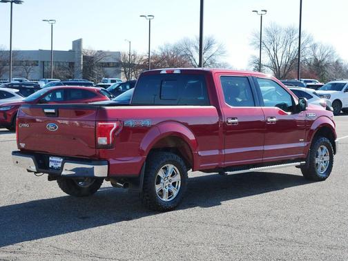 Ruby Red Metallic Tinted Clearcoat 2016 Ford F-150 XLT