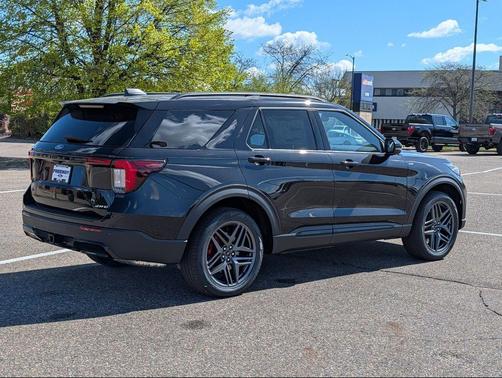 Agate Black Metallic 2026 Ford Explorer ST-Line